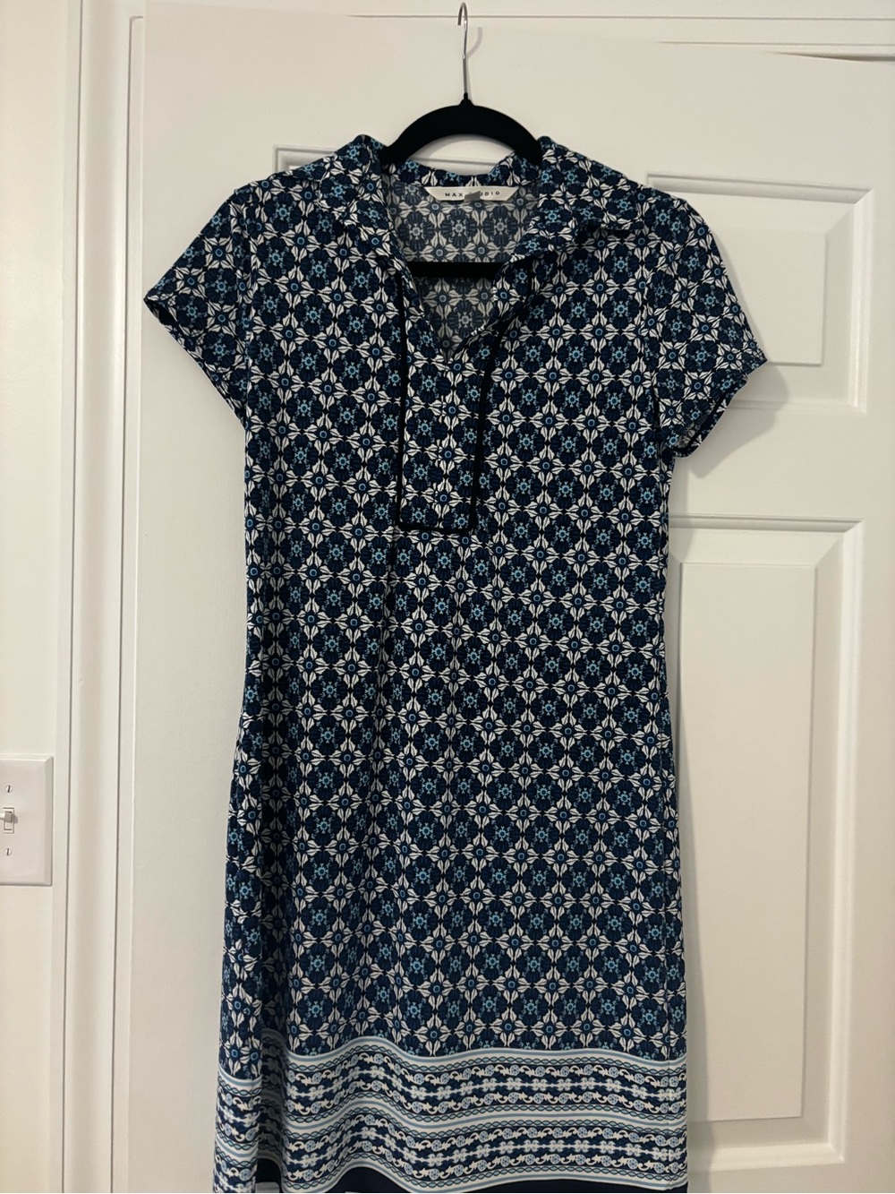 Max Studio Navy and White Geometric Short-Sleeve Tunic